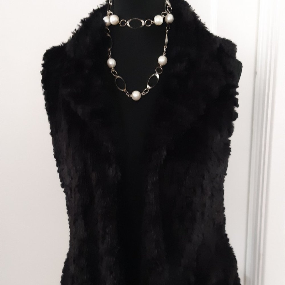 Black  Vest   faux fur  style  Large by HAVE